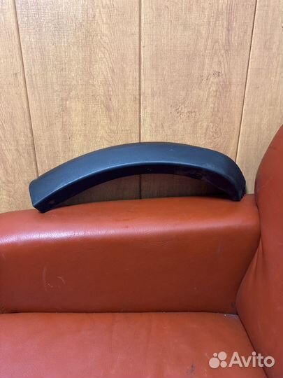 Renault sandero stepwayнакладка занего бампера L