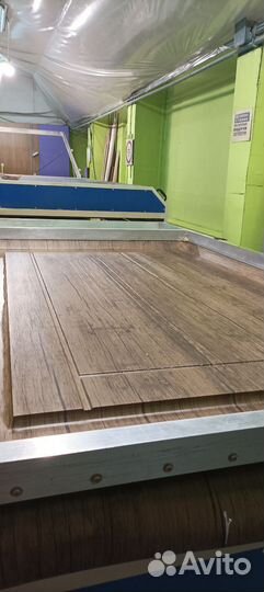 Оператор мембранно-вакуумного пресса