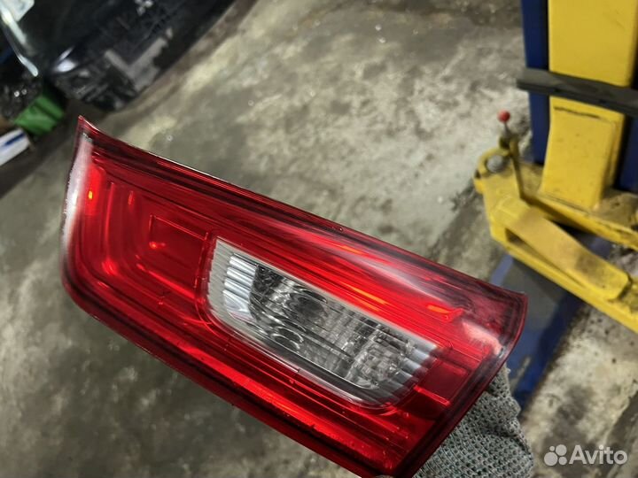 Фонарь задний Mitsubishi ASX в крышку багажника