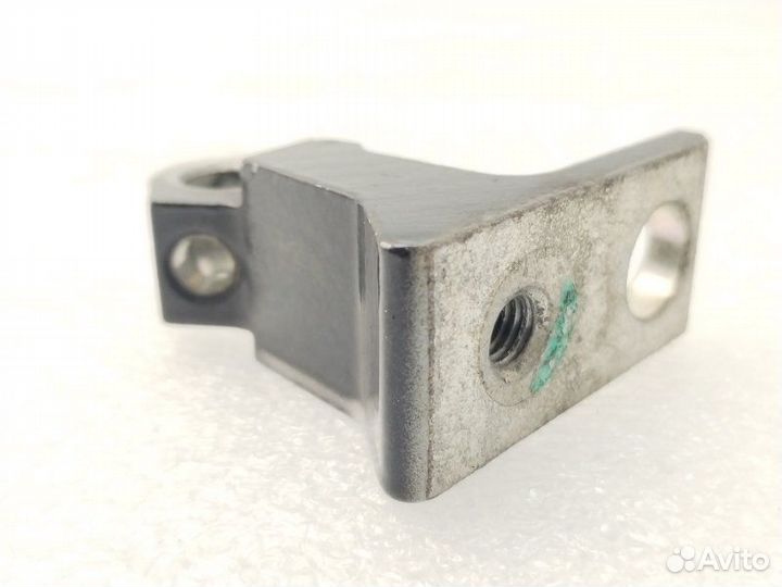 Петля двери передняя левая Volkswagen Tiguan 1 2.0