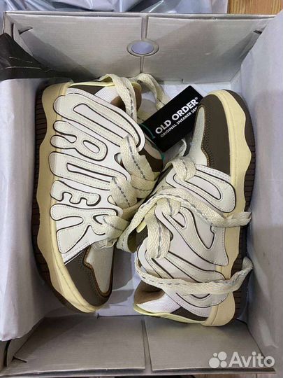 Брендовые кроссовки