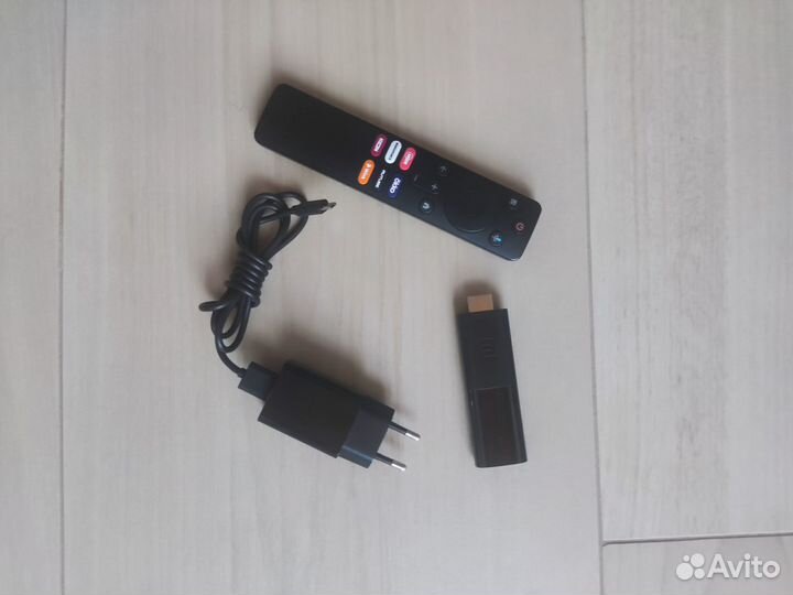 Android tv приставка Mi TV stick