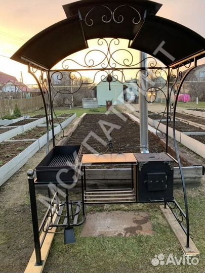 Мангал с крышей и печью под казан