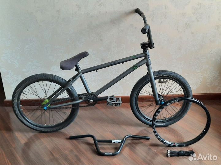 Трюковой велосипед BMX