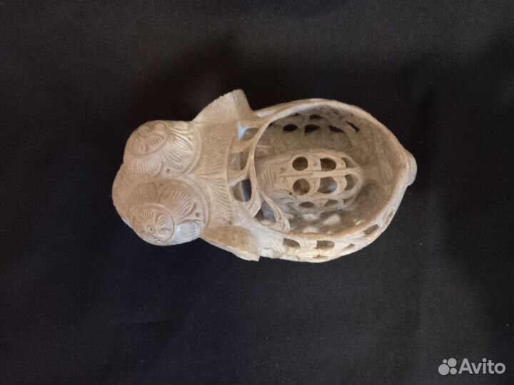 Статуэтка из камня три слона