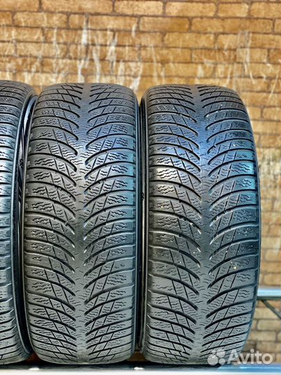 Marshal I'Zen MW15 215/55 R16