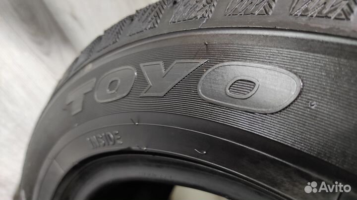 Toyo Winter Tranpath MK4a 215/60 R17