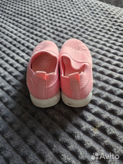 Детские кроссовки