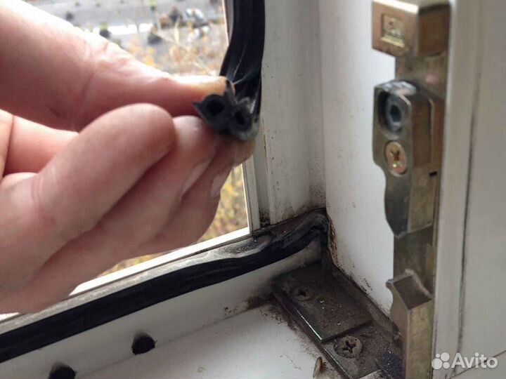 Ремонт окон, уплотнитель Rehau RAL7521