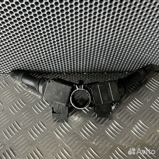 Переключатель подрулевой Toyota Camry