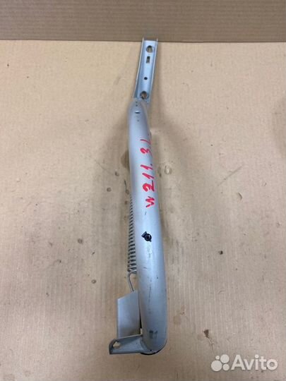 Петля крышки багажника задняя левая Mercedes-Benz