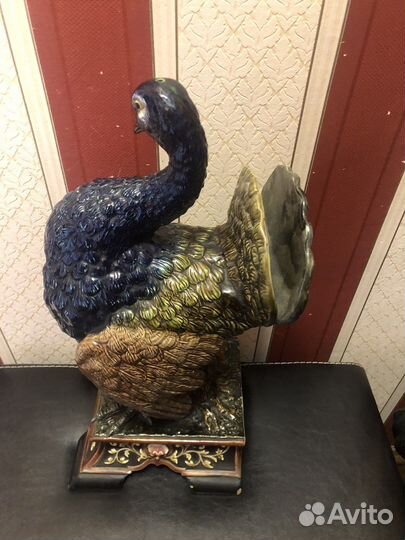 Статуэтка для писем и газет