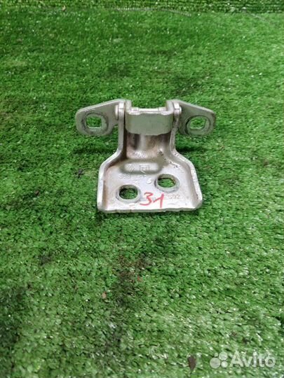 Петля двери Renault Logan