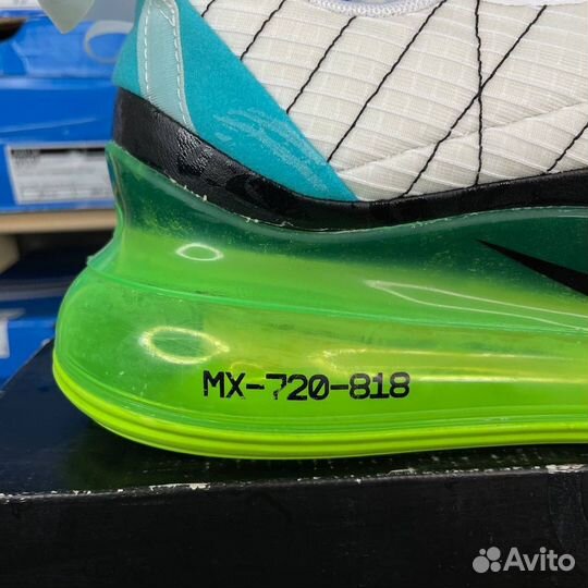 Оригинал 8,5 US Nike Air Max 720-818