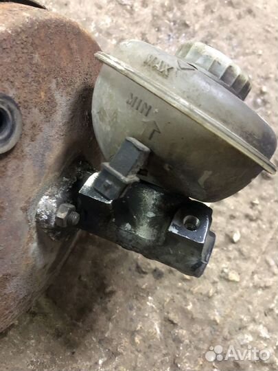 Вакуумный усилитель тормозов Audi 80 B3