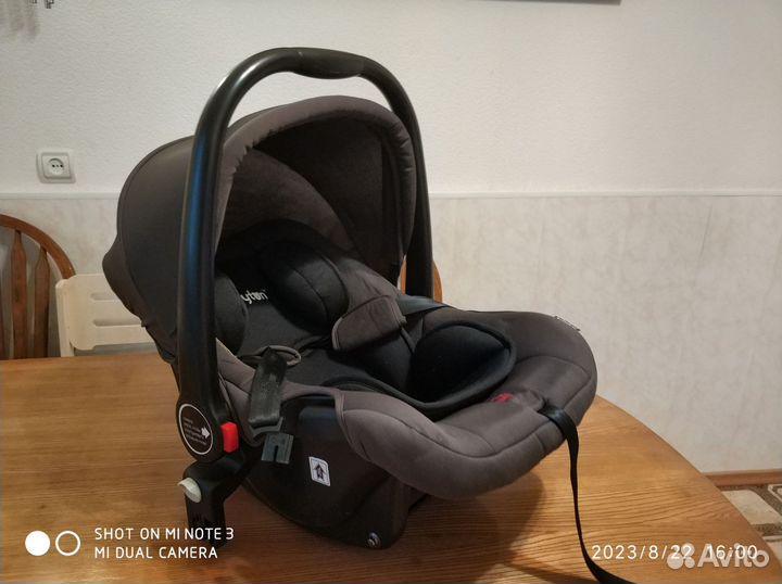 Детское автокресло от 0, автолюлька