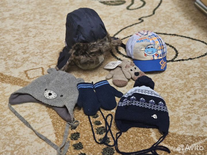 Детские шапочки и варежки на 1-2 года, Детский мир