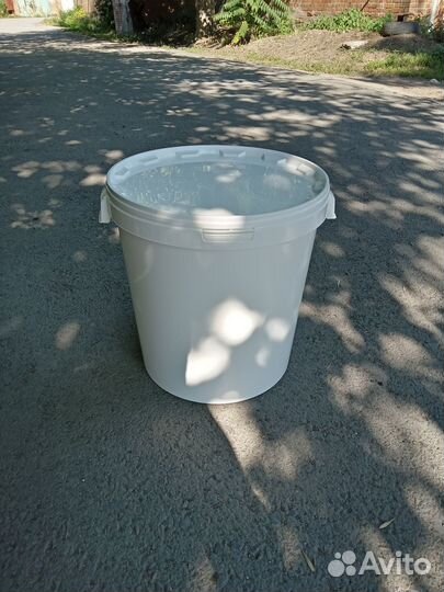 Ведро пластиковое с крышкой 30 литров