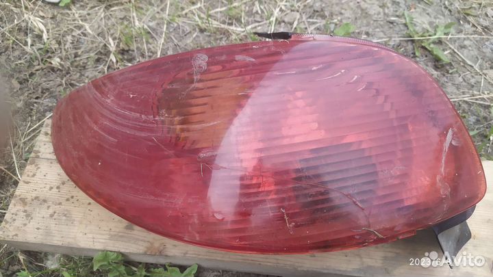 Задние фонари на пэжо