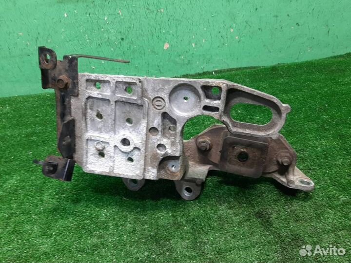 Кронштейн опоры кпп Nissan Qashqai J10 2008