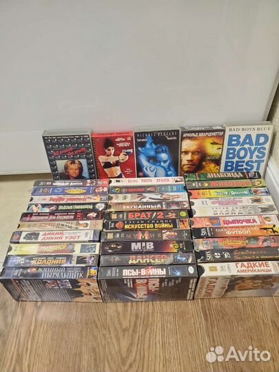 Кассеты VHS с фильмами