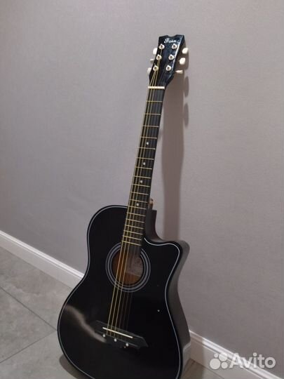 Акустическая гитара