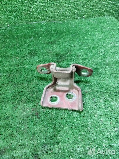 Петля двери Renault Logan