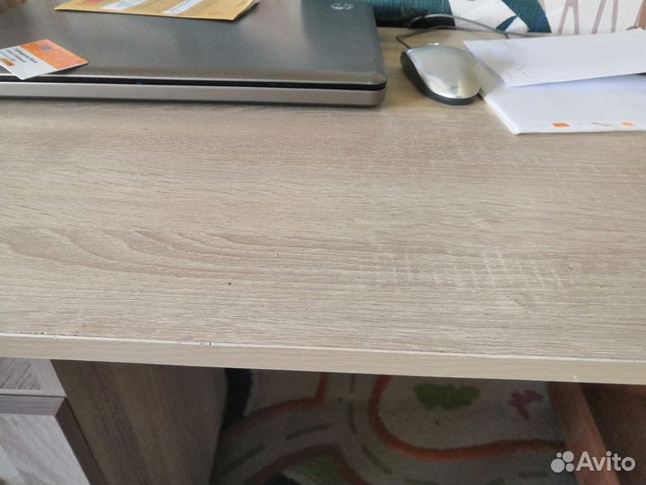 Письменный стол