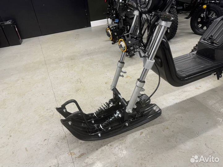 Электроскутер + снегоход 2 в 1 новый