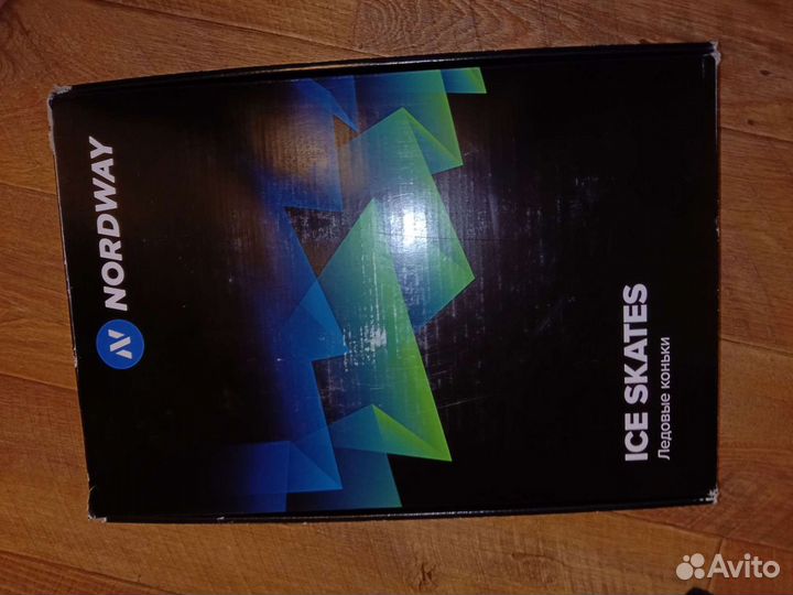 Коньки хоккейные