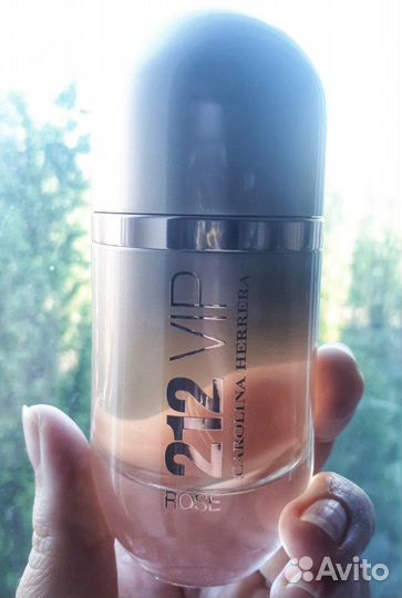 Парфюмерная вода Carolina Herrera 212 Vip Rose