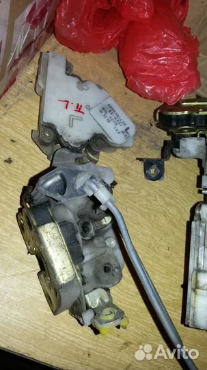 Ниссан микра к 11 замок