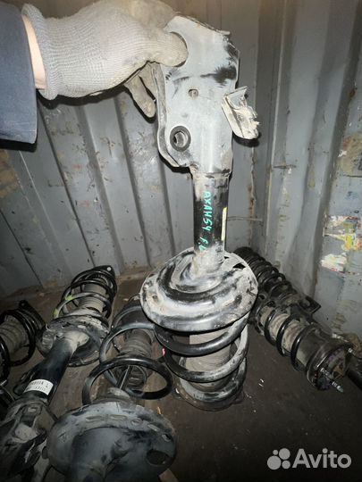 Стойка передняя, левая RAV4 50