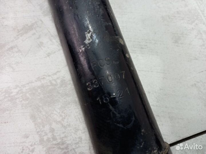 Амортизаторы передние Mercedes Gl W164 273.923