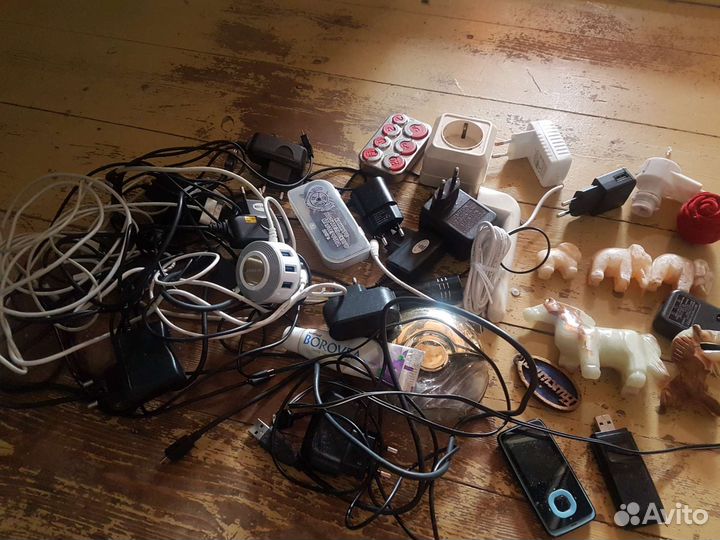 Портативный dvd плеер+ кольцо в пода. цена за всё