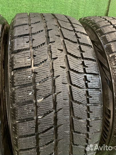 Bridgestone Blizzak WS-70 245/45 R17