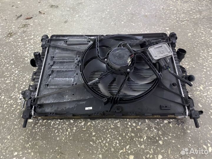 Радиатор охлаждения двигателя Б/У 1786804