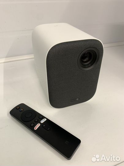Проектор Xiaomi Mi Smart Compact Projector