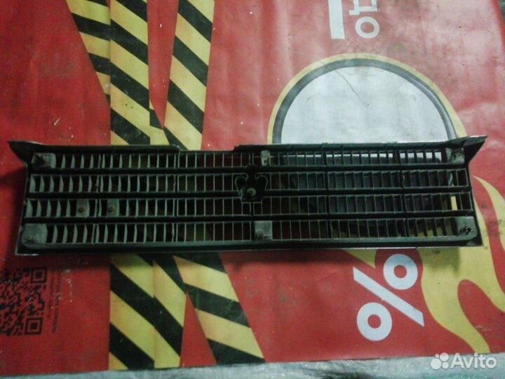 Решетка радиатора передняя Toyota Crown