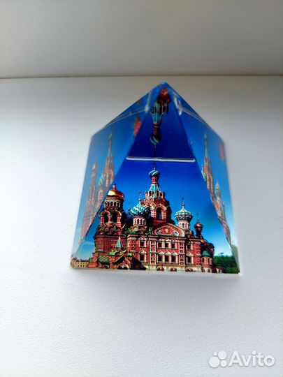 Сувениры статуэтки