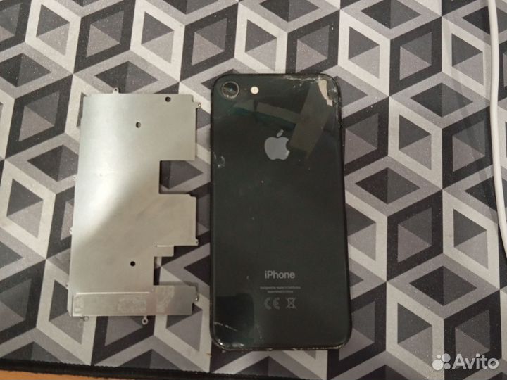 iPhone 8, 64 ГБ