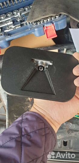 Кронштейн для камеры ассистентов VW 3Q0980654