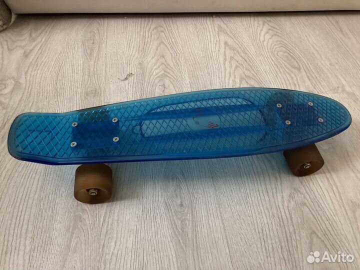 Пениборд со светящимися колесами