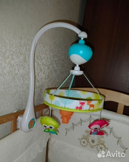 Развивающий коврик и мобиль на кроватку