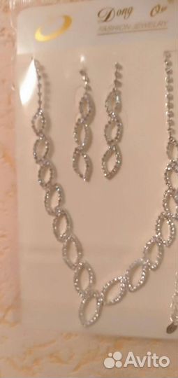 Колье ожерелье