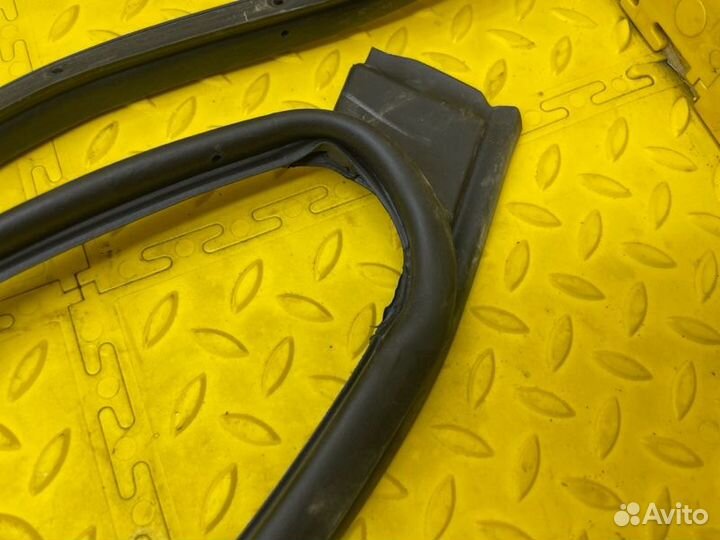 Б/У Уплотнитель двери - В хорошем состоянииn