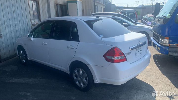 Ступица Nissan Tiida Latio SC11 Левая Передняя