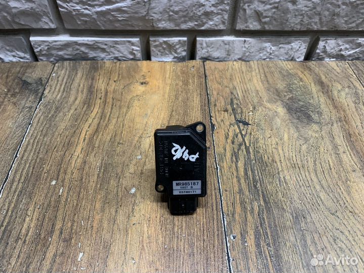 Mitsubishi Pajero IV Расходомер воздуха (массметр)