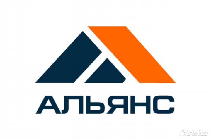 Бригадир прораб со своей бригадой