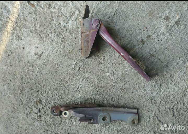 Петли капота Mitsubishi Space Wagon